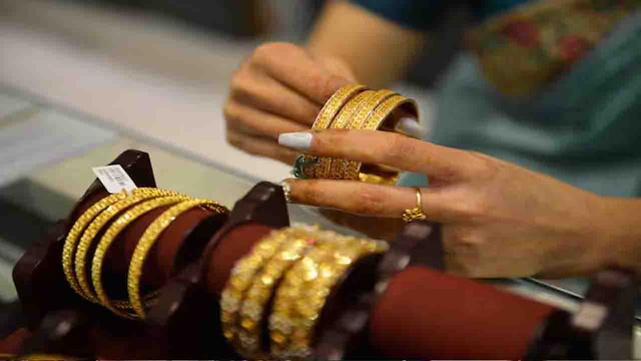 Tamilnadu Gold Price Today: தங்கம் மற்றும் வெள்ளி விலைகள் உயர்கின்றன, உங்கள் மாநிலத்தில் புதிய விலை என்னவென்று தெரிந்து கொள்ளுங்கள்.